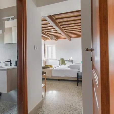 Roberti Villa *